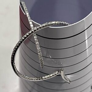 IGI LUXURY PRE-LOVED AUTHENTIC 14K WHITE GOLD NATURAL DIAMONDS HOOP EARRINGS